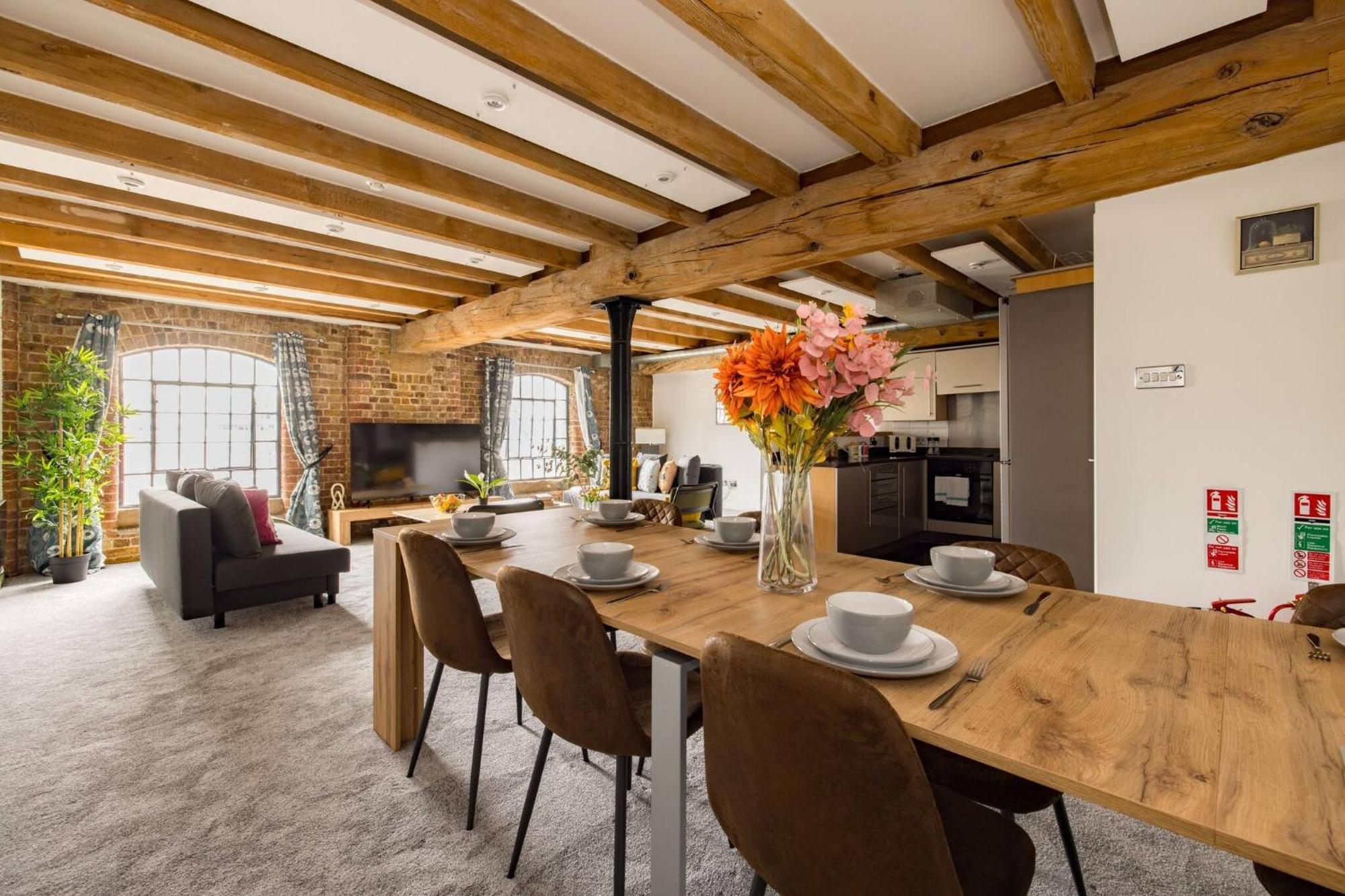 Apartamento Wild Roses Serviced - Excel Warehouse 2